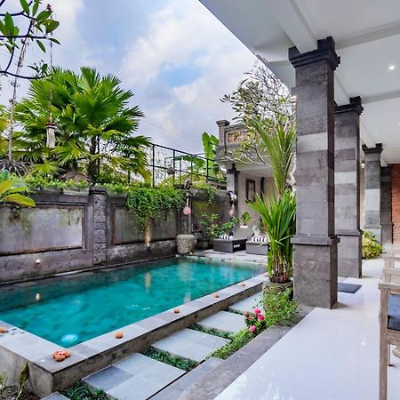 Ayu Sari Guesthouse By Mahaputra Ubud  Exterior photo